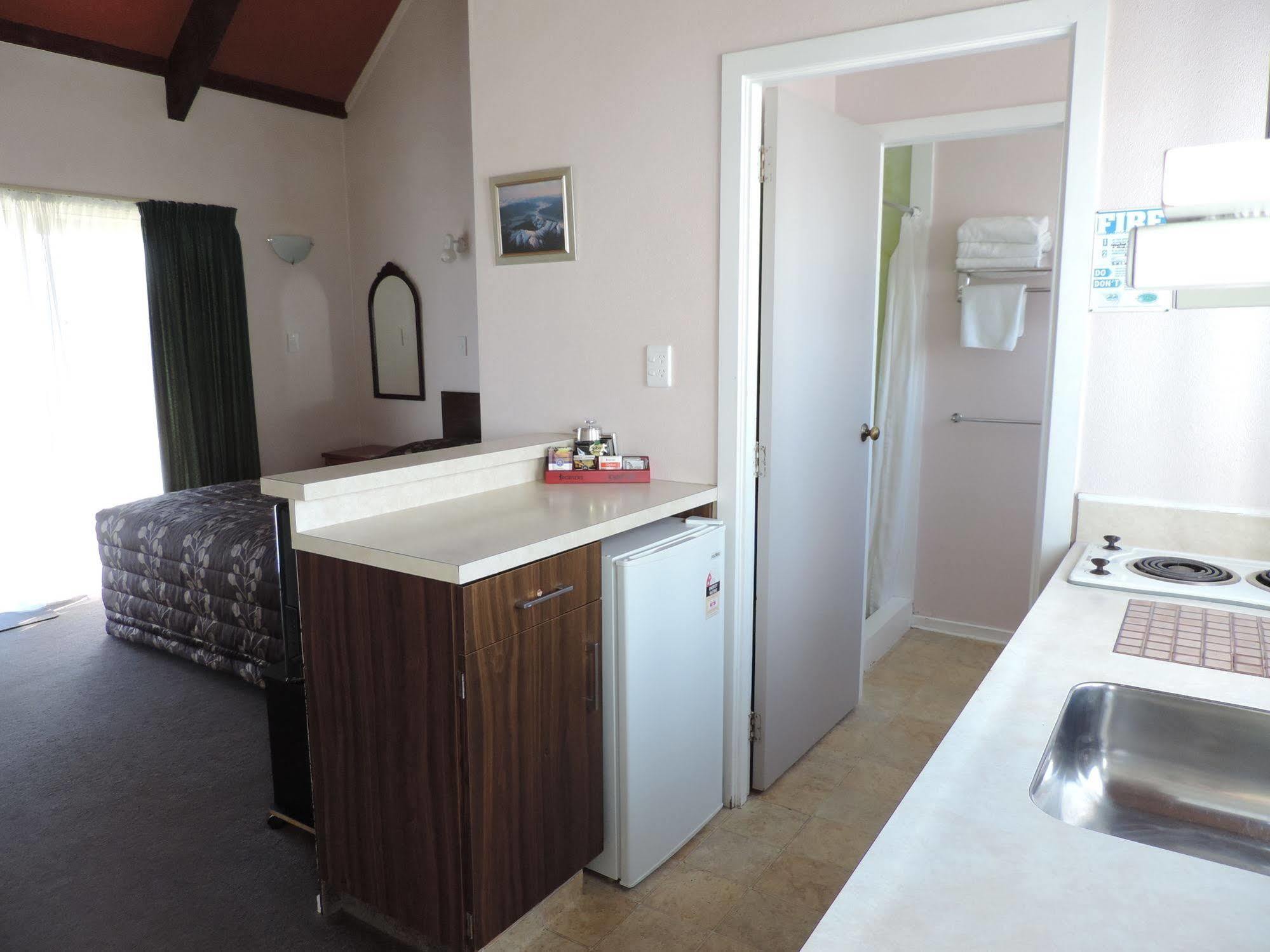 Settlers Motel 3*